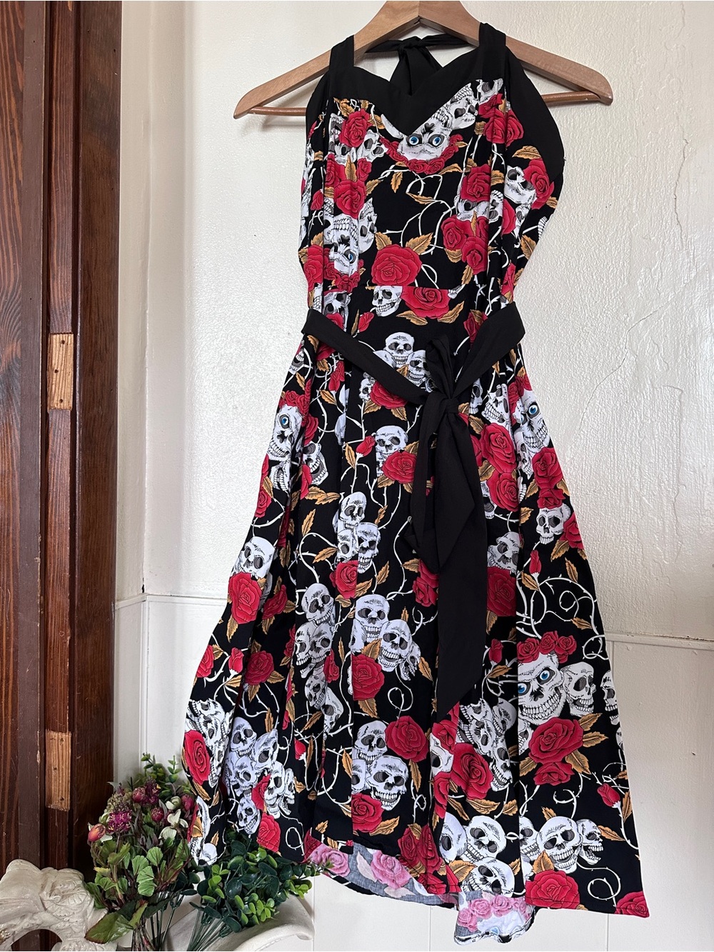 Pin Up Rockabilly Black Rose & Skull Print Halter Dress - Black/Red